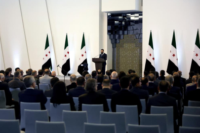 Suriye'de geçiş hükümetinin bakanları açıklandı