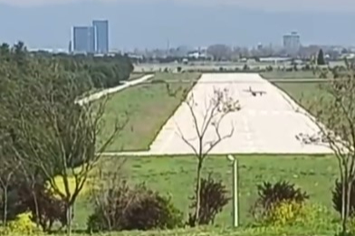 Bursa’da iniş takımı kırılan eğitim uçağındaki 2 kişi ölümden döndü