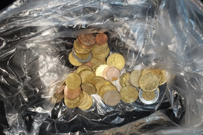 Dilencinin üzerinden çıkanlar döviz bürosunu aratmadı