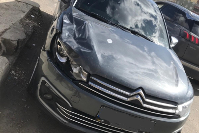 Yola kaçan topunu alırken otomobilin çarptığı çocuk hayatını kaybetti