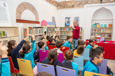 Bursa'da minik okurlara kitap bilinci aşılandı