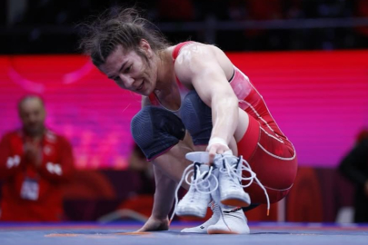 Şampiyon güreşçi Yasemin Adar Yiğit aktif spor hayatını noktaladı