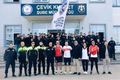 Bursalı maratoncular emniyete koştu