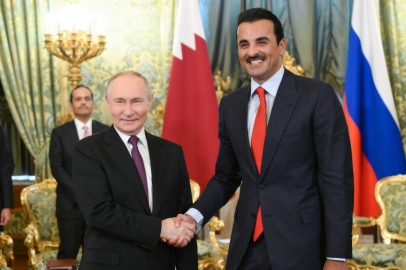 Katar Emiri Al-Thani, Putin ile görüştü