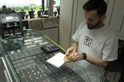 Para sayma makinesi hayatını kurtardı... O kuyumcu konuştu