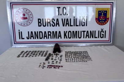 Bursa'da 226 sikke ve minyatür heykel ele geçirildi