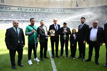 Bursaspor kupayı, Yıldırım Belediyesi 'Fair Play'i aldı