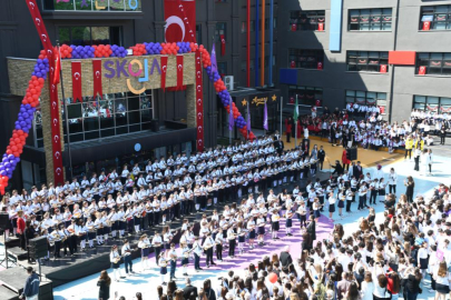 Bursa'da öğrenciler 23 Nisan'ı coşkuyla kutladı