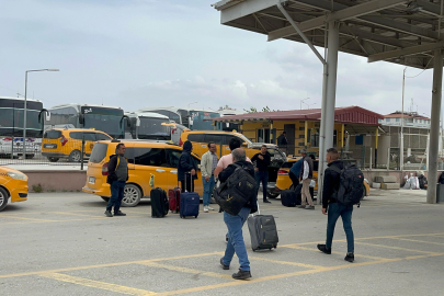 Depremden kaçıp İstanbul'a sığınan afetzedeler korkuyla memleketlerine dönmeye başladılar