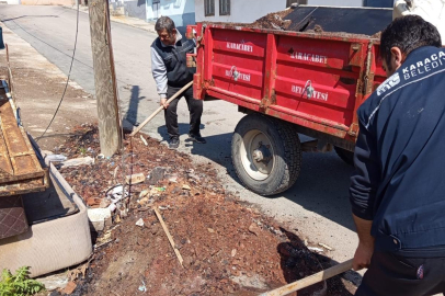 Karacabey Belediyesi’nden yabani otlara karşı etkin mücadele