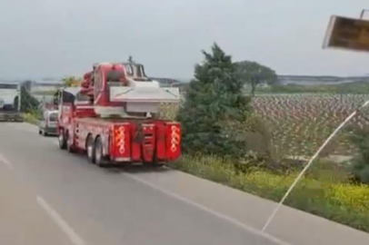 Bursa'da kontrolden çıkan tır tarlaya uçtu