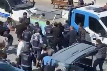 Bursa'da sahil şeridini mesken tutan seyyar satıcılara operasyon