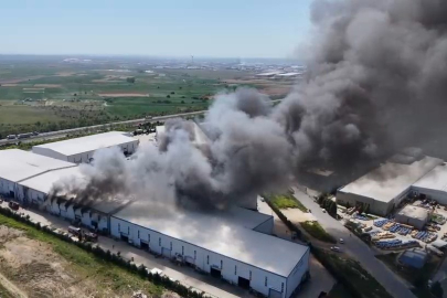 Fabrika yangını havadan görüntülendi
