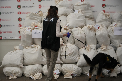 X-ray taraması yapılan otobüste 233 kilo esrar ele geçirildi