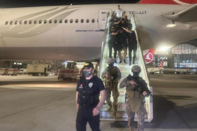 Bakan Yerlikaya: Interpol Kırmızı ve Yeşil bültenle aranan 2 şahıs yakalandı