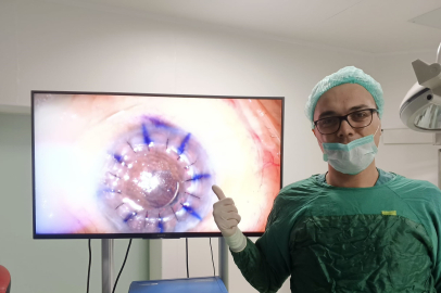 83 yaşındaki hastaya başarıyla kornea nakli yapıldı