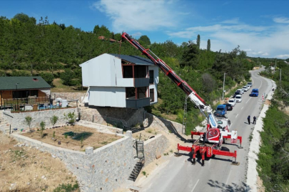 Evi yıkımdan vinçle kurtaran kişi konuştu