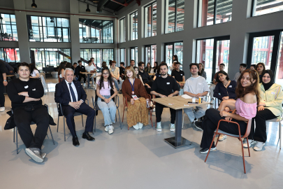 Başkan Şadi Özdemir Gençlik Bayramı’nda gençlerle buluştu