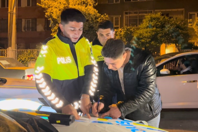 Böylesi görülmedi.. Alkollü çıkan bu sefer Türk değil, Suriyeli..