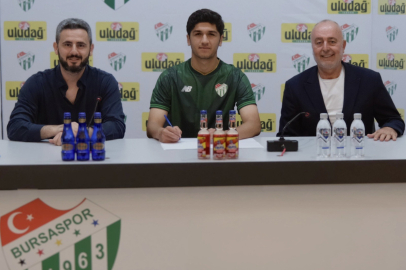 Bursaspor'da Ensar Duman profesyonel oldu