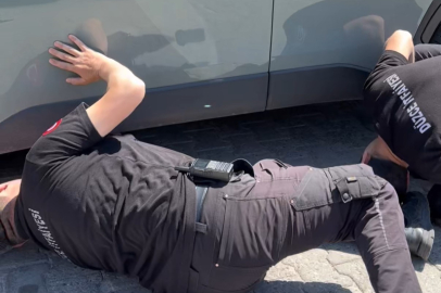 Aracın kaputunun altına giren yavru kediler kurtarıldı