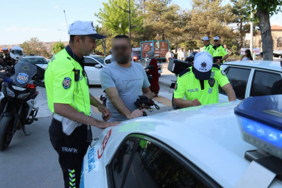 Ehliyet, kask, sigorta yok, 20 bin lira ceza var