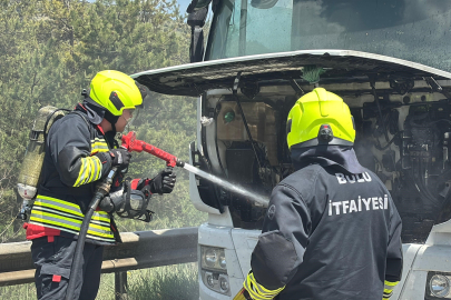 TEM’de alev alan tır, erken müdahaleyle söndürüldü