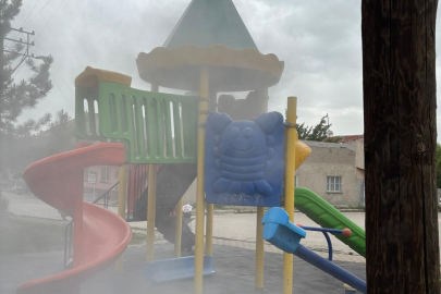 Çocukların oyun parkında yaktığı ateş vatandaşlar tarafından söndürüldü