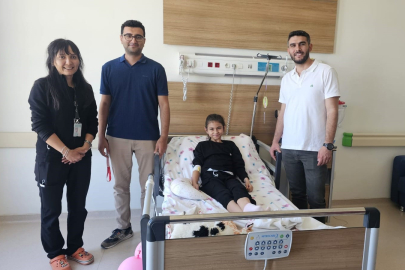 Minik kızın midesinden devasa bir saç yumağı çıktı