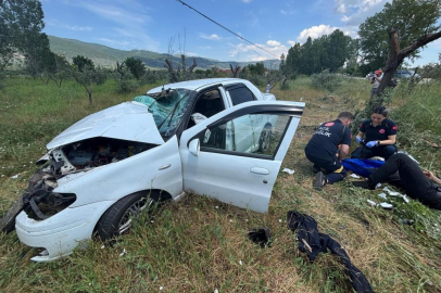 Bursa'da otomobil zeytinliğe uçtu