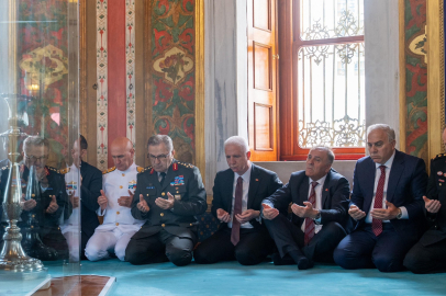 Fatih Sultan Mehmet, Fethin 572. yılında dualarla anıldı