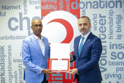 Somali Büyükelçisi kurban vekaletini Türk Kızılay’a verdi