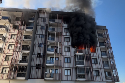 Bir sitede çıkan yangında 10 kişi dumandan etkilendi