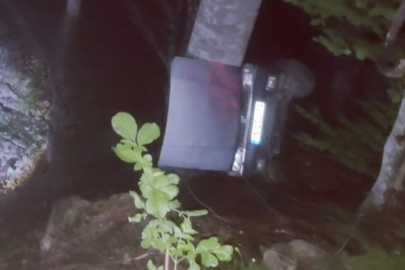 Bursa'da kontrolden çıkan araç uçuruma yuvarlandı: 3 yaralı