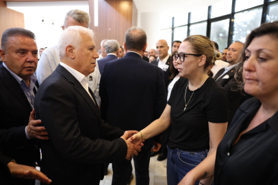 Başkan Bozbey, Ferdi Zeybek’in cenaze törenine katıldı