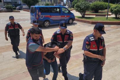 Akrabasını tornavida ile öldüren zanlı mahkemeye sevk edildi