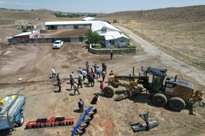 Sel besi çiftliğini vurdu: 25 küçükbaş hayvan telef oldu
