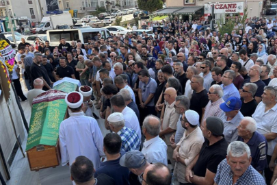 Boğularak öldürülen anne ve oğlu son yolcuğuna uğurlandı