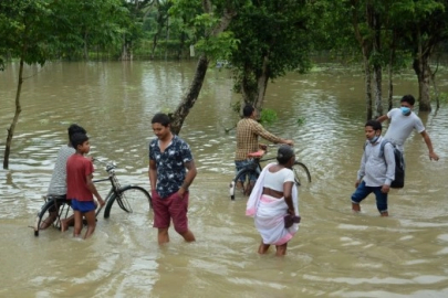 Hindistan'da sel felaketi: 50'den fazla kişi kayıp