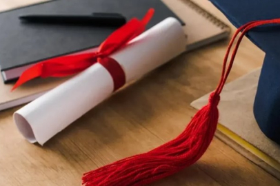 Sahte diploma dağıtan sanık suç makinesi çıktı