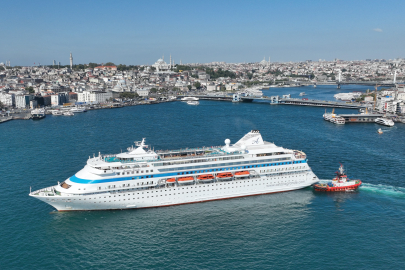İstanbul’a Rusların dev yolcu gemisi geldi
