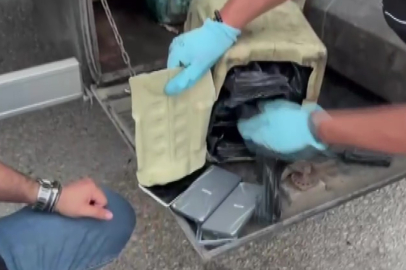 Yakıt bidonunda 4 milyon TL değerinde kaçak telefon çıktı