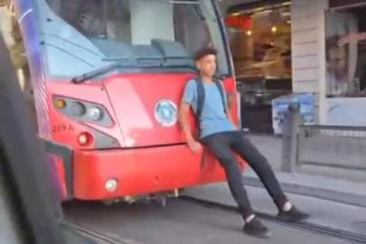 Bursa'da tramvayla tehlikeli oyun