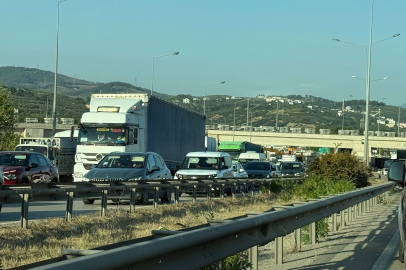 Bursa’da çevre yolunda kaza: Trafik kilitlendi, kilometrelerce kuyruk oluştu