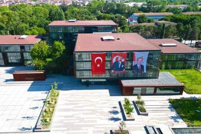 İnegöl Belediyesi'nden bin 500 öğrenciye kırtasiye yardımı