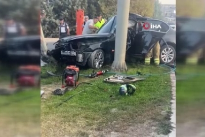 Direğe çarpan aracın sürücüsü ağır yaralandı