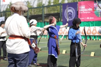 Ümraniye'de 9. Geleneksel Türk Okçuluğu Puta Yarışması yapıldı