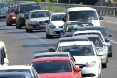 Ağustos'ta 215 bin 130 taşıt trafiğe kaydedildi