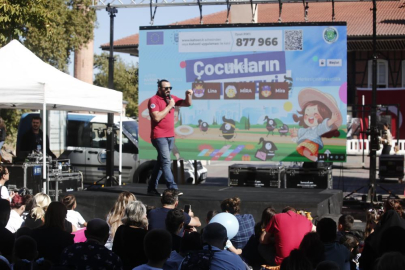 Araba sesleri değil, çocuk gülüşleri caddede yankılandı