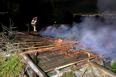 İnegöl’de tarlada yangın: 2 baraka kül oldu
